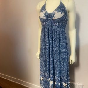 Angie Rayon midi halter smocked sun dress. Blue Size small